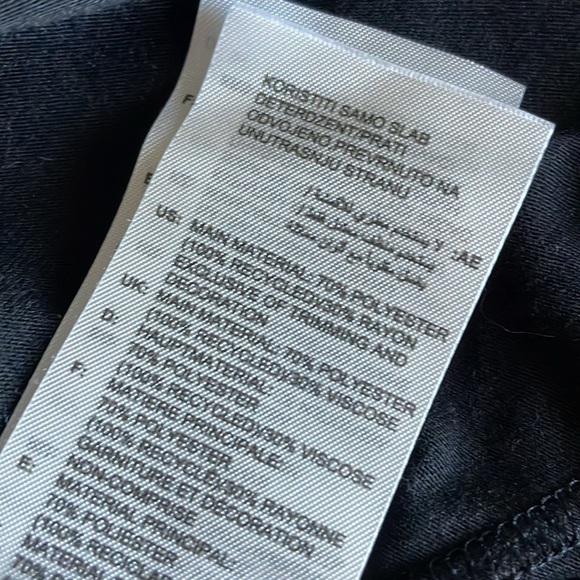 NWOT Adidas Black Cropped Boxy Performance Logo Tee size Small Sporty - Picture 4 of 7